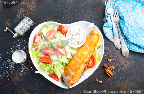 Image of salmon with salad