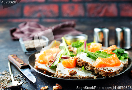 Image of butterbreads with fish