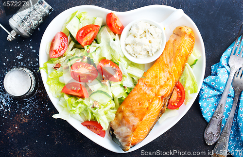 Image of salmon with salad