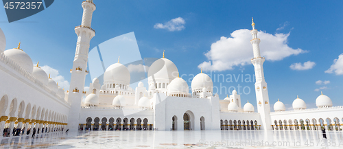 Image of Sheikh Zayed Grand Mosque in Abu Dhabi, the capital city of United Arab Emirates