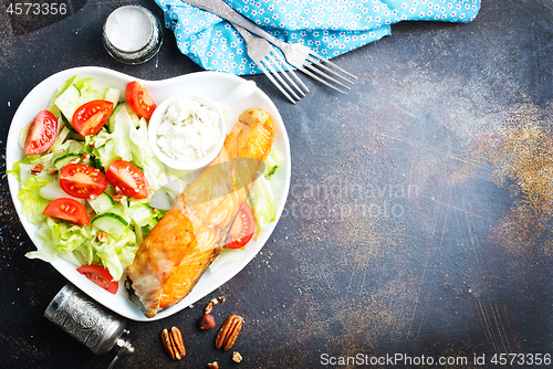 Image of salmon with salad