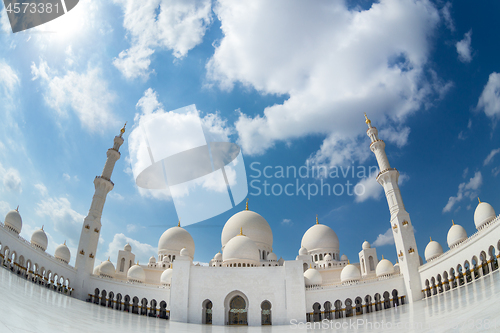 Image of Sheikh Zayed Grand Mosque in Abu Dhabi, the capital city of United Arab Emirates