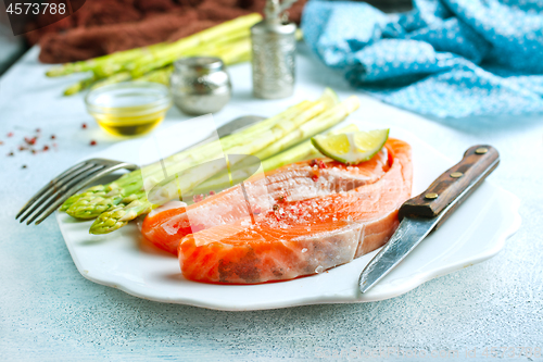 Image of salmon and asparagus