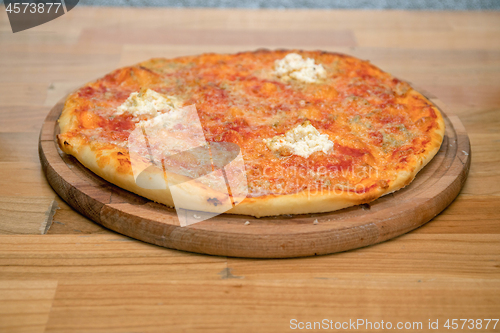 Image of Mozzarella Pizza Pie