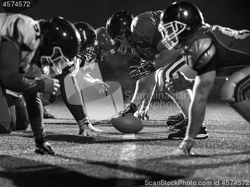 Image of american football players are ready to start