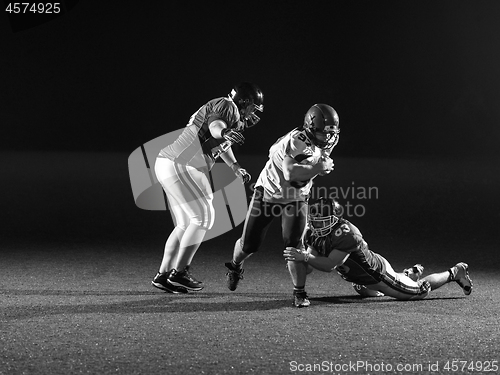 Image of American football players in action