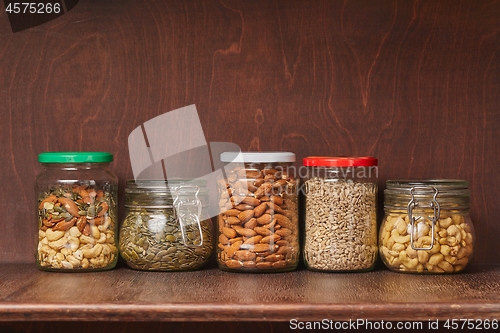 Image of Mix of nuts and seeds