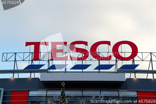 Image of Tesco Sign On Mall Entrance