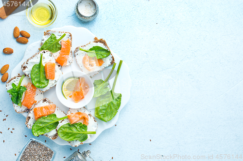 Image of bread with cheese and salmon