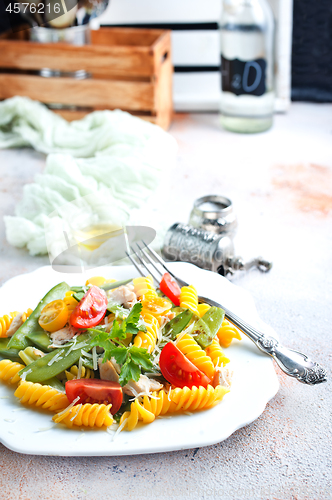 Image of salad with pasta