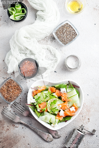 Image of salad with salmon