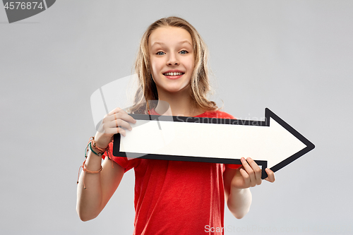 Image of smiling teenage girl with arrow showing direction