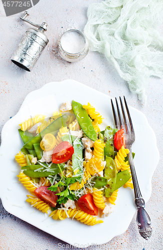 Image of salad with pasta