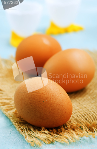 Image of raw chicken eggs