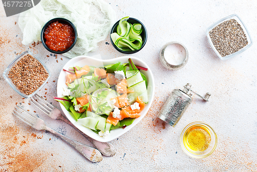 Image of salad with salmon