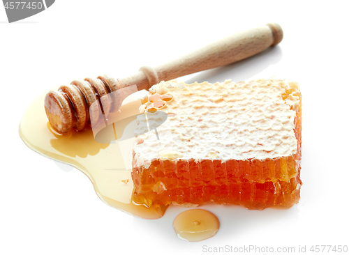 Image of piece of honey