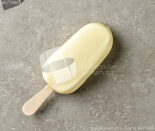 Image of ice cream covered with white chocolate