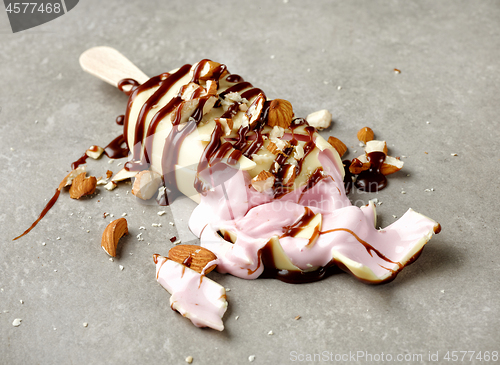 Image of ice cream covered with white chocolate