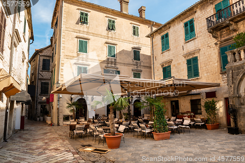 Image of Restaurant on the street