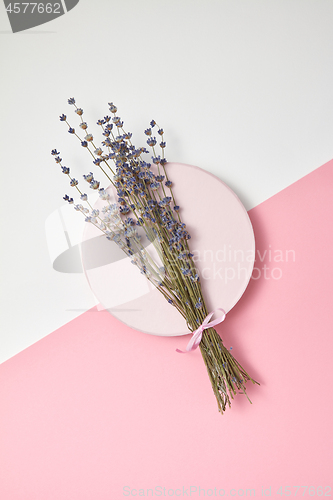 Image of Greeting card with lavender bouquet on a round plate.