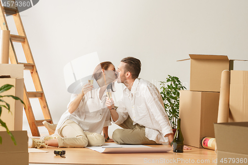 Image of Couple moving to a new home.