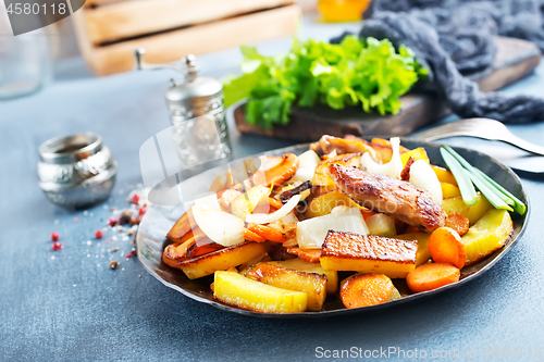 Image of potato with meat