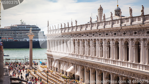 Image of Doges Palace in Venice