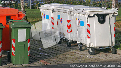 Image of White Recycling