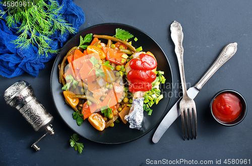 Image of vegetables with chicken leg