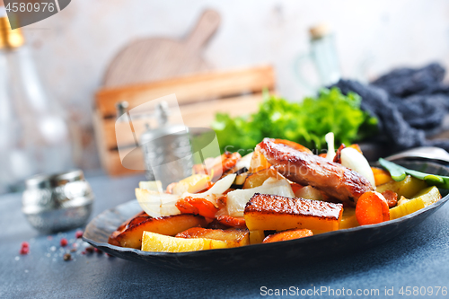 Image of potato with meat