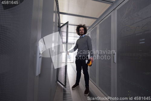 Image of technician using digital cable analyzer