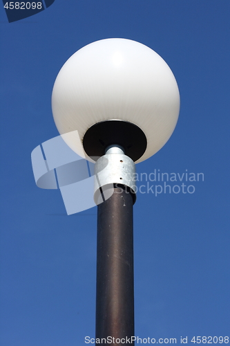 Image of street lamp