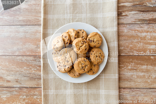 Image of close up of oatmeal cookies on plate