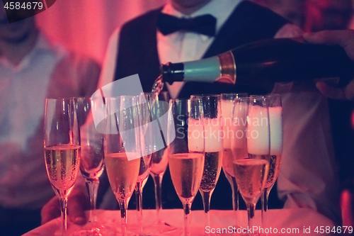 Image of champagne  in wineglasses