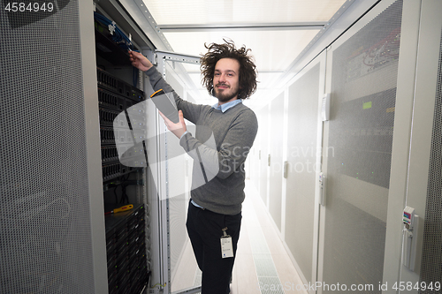 Image of technician using digital cable analyzer