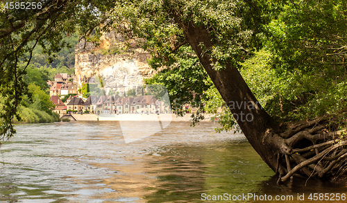 Image of La Roque-Gageac village in France from Dordogne river