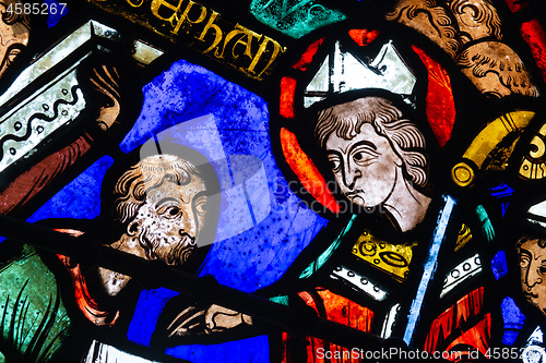 Image of Bourges cathedral stained glass, Lucianus finds the tomb of St S