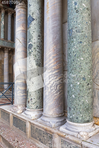 Image of Big Pillars