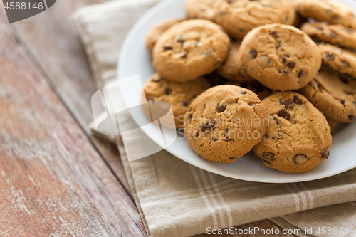 Image of close up of oatmeal cookies on plate