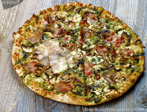 Image of Freshly Baked Mushrooms Pizza