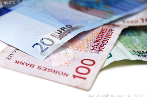 Image of Euro and Norwegian money