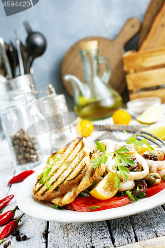 Image of salad with seafood