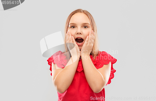 Image of shocked girl in with open mouth