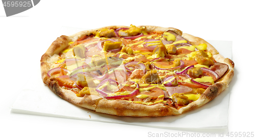 Image of freshly baked pizza