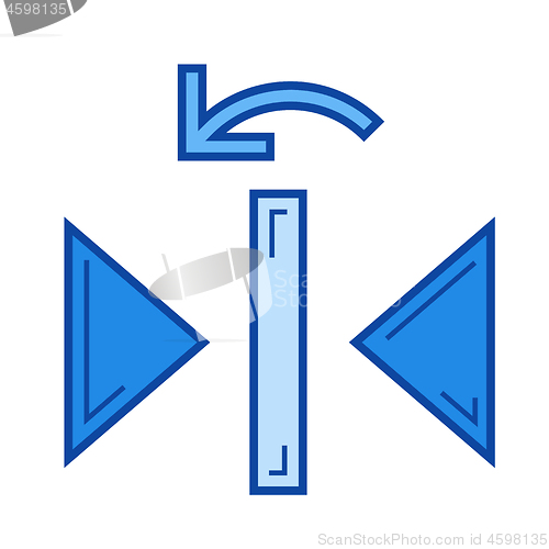 Image of Undo reflect vertical line icon.