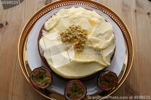 Image of Cake with butter cream and passion fruit