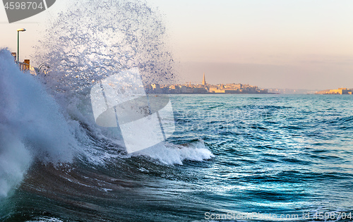 Image of Wave crushing during high tide in Saint-Malo