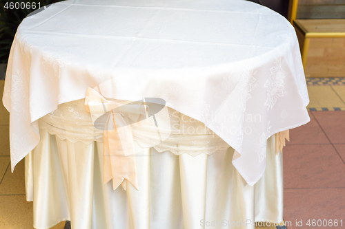 Image of Tablecloth on table