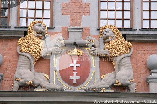 Image of Statue with Gdansk coat of arms