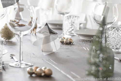 Image of Festive dinner table ornament with baubles
